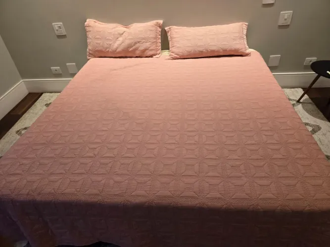Vendo base + colchão king 1.93 x 2.03 Max Flexível- Bom estado de conservação- somente.