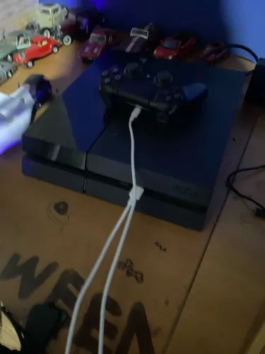 PS4 + Controle + Fio de carregamento de 5m