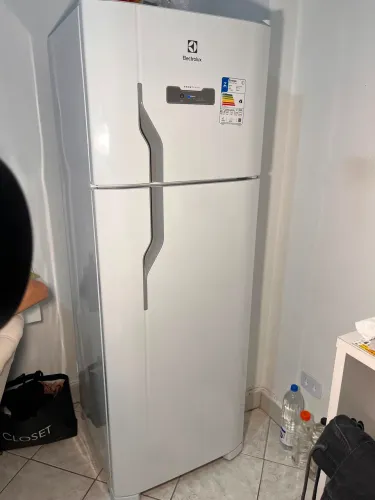 Geladeira semi nova
