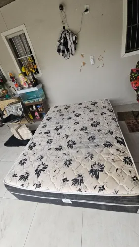Cama de Casal Semi Nova Ótimo Estado