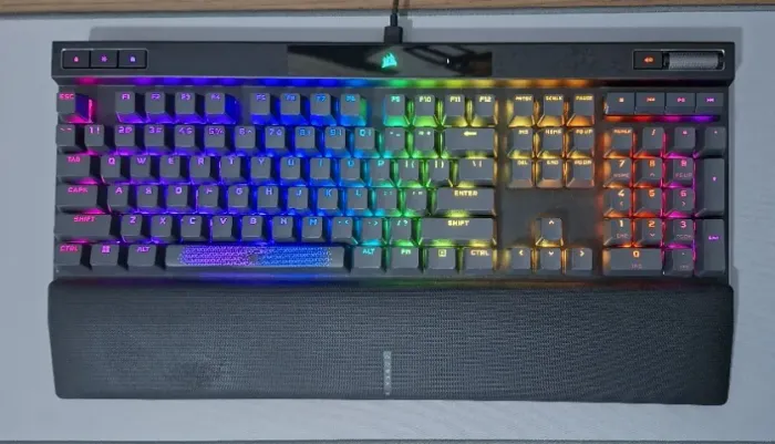 Teclado Corsair K70 MAX RGB Magnético