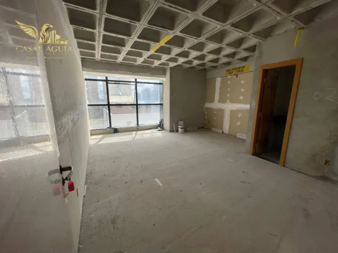 VENDO SALA COMERCIAL NO ED ATHENAS FUTURE 32,74M²