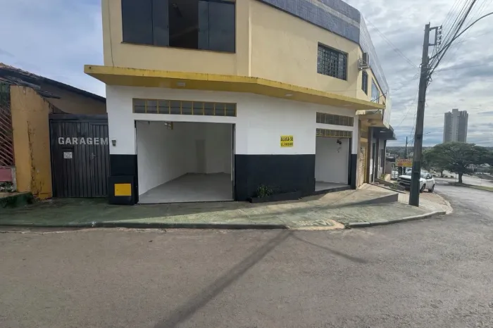 Loja Comercial 38m² em frente ao Terminal Rodoviário - Porta Elétrica