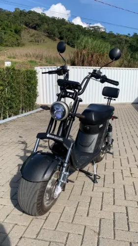 Scooter x11 Moto Chefe Motinha boa só pegar e andar