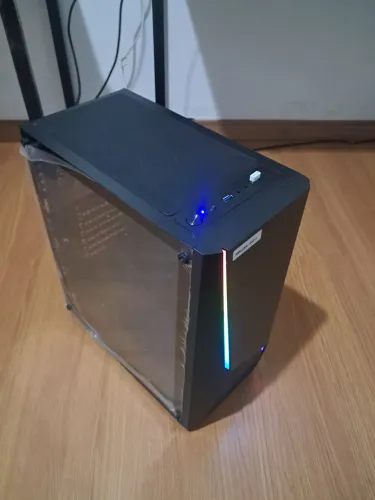 Computador para jogos na caixa
