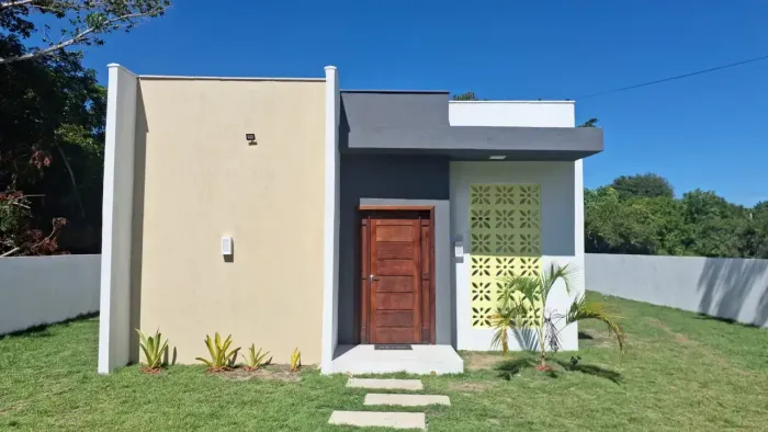 VENDO CASA CONDOMÍNIO ÁGUAS DE SAUÍPE- 3/4 COM 1 SUÍTE- 107M²- 600M² DE TERRENO- PISCINA-