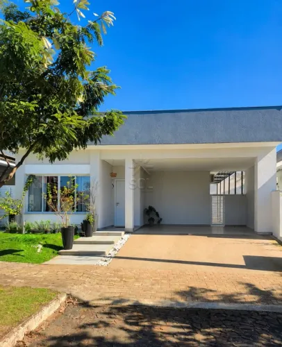 Casa semimobiliada para locação no Condomínio Villa Conscientia, Asa Norte - Foz do Iguaçu