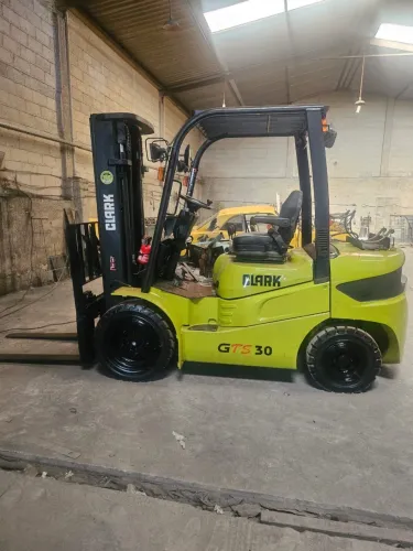 Empilhadeira GTS30 2021