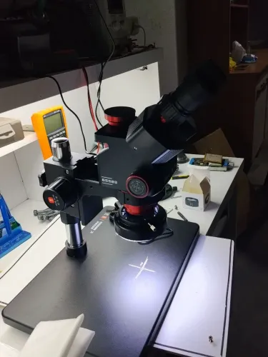 Microscópio trinocular YCS 6558S top