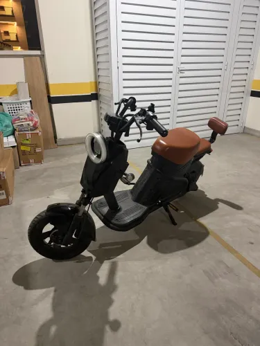 Moto elétrica 1200 W