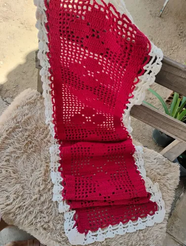 Vendo Passadeira de Crochê Artesanal / Trilho de Mesa