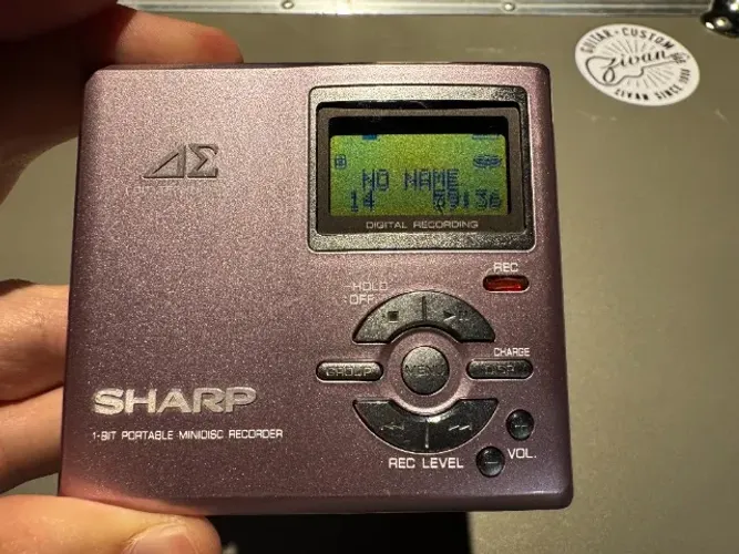 Sharp MD-DR7 MiniDisc 1-Bit Rosa Restaurado com Leitura Intermitente - Antique Bunker