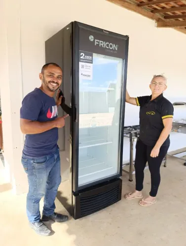 REFRIGERADOR VERTICAL 569 LITROS PRETO FRICON