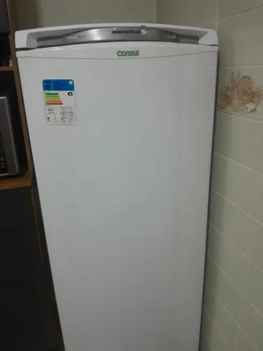 Vende se geladeira consul  frost free rm perfeita estado de funcionamento 