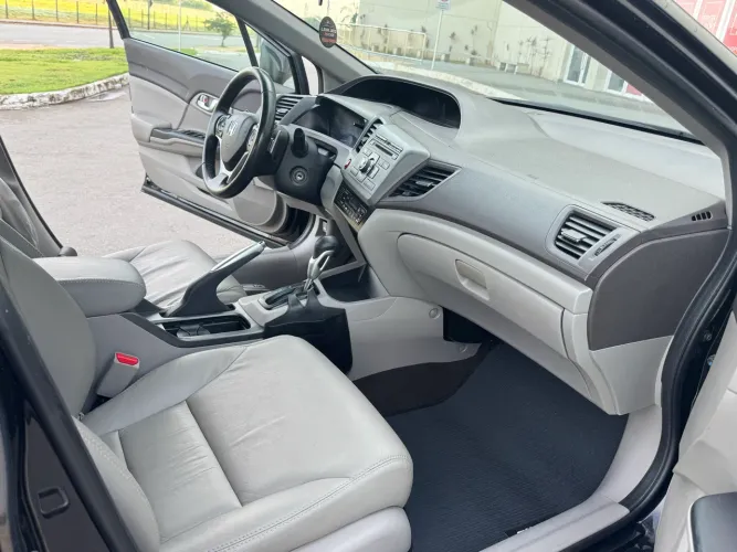 Honda Civic Sedan LXR 2.0 Flexone 16V Aut. 4P 2014
