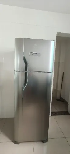Geladeira Electrolux Frost Free 310L Duplex Cor Inox (Modelo TF39S).
