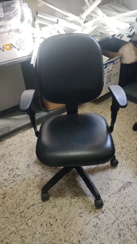 Cadeira escritório couro sintético sem defeitos