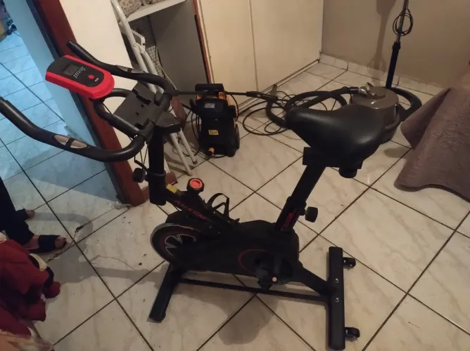 Bicicleta egometrica contato *