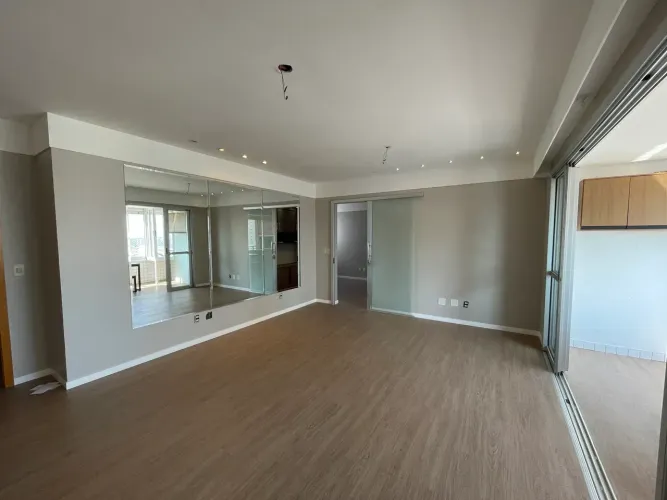 APARTAMENTO À VENDA OU LOCAÇÃO
