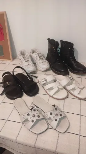 5 pares de calçados super conservados n36