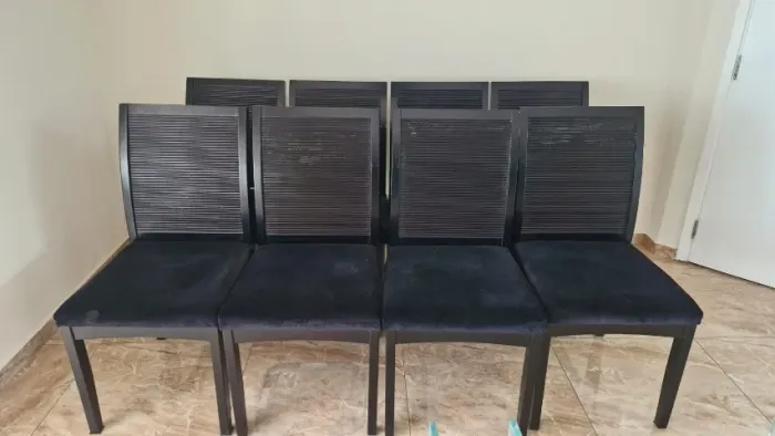 Conjunto de 8 Cadeiras com estofado em chenile