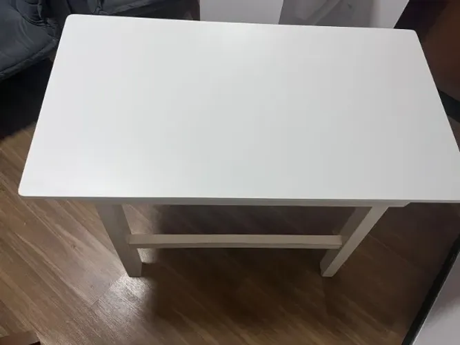 Mesa de estudos/escrivaninha- Excelente material