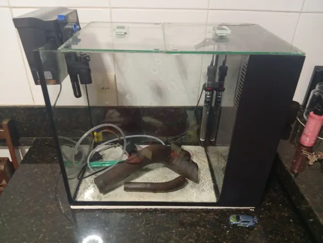 Vendo aquario de 90 lts com samp lateral 