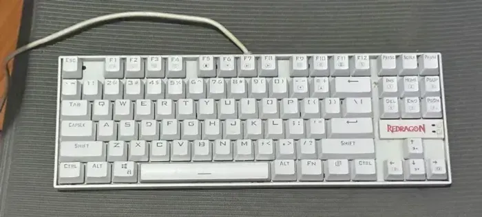 Teclado Mecânico Redragon Kumara Branco
