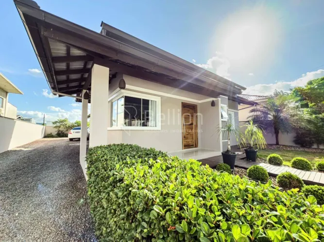 Casa com suíte no centro de Rodeio