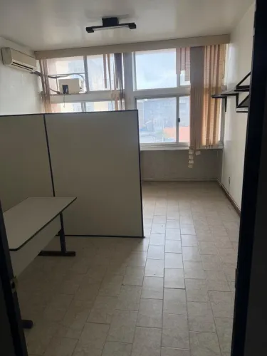Sala Comercial com Banheiro Privativo - Centro de Salvador
