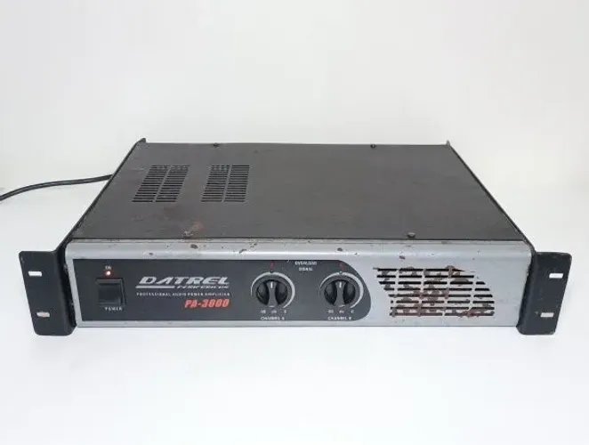 Amplificador Datrel PA-3000,