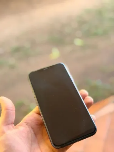 ? iPhone 11 64GB Preto