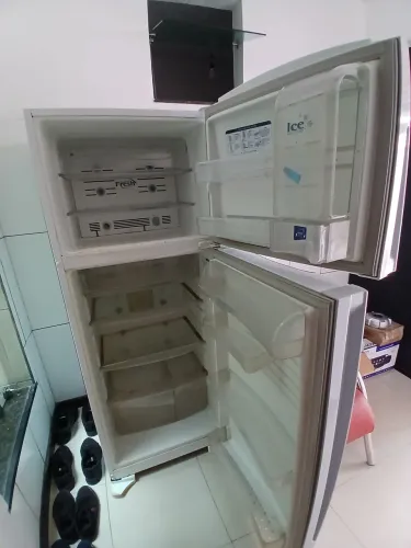 Geladeira GE (não está gelando)