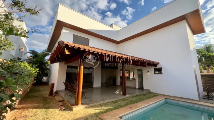 Casa em Condomínio em Jardins Verona, Goiânia | 4 Suítes