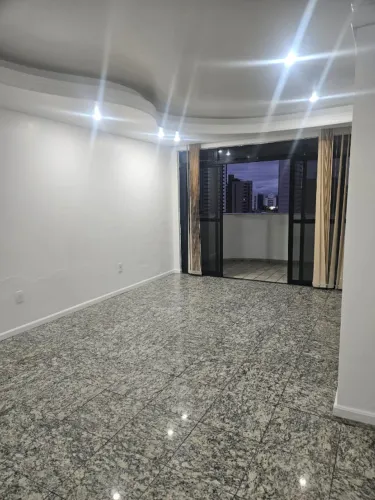 Apartamento no Miramar, 3 quartos.