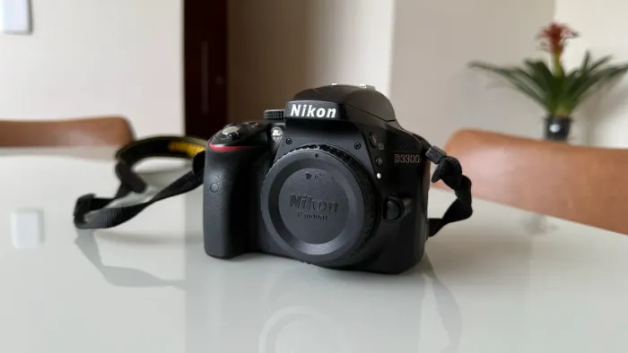 Nikon D3300 + 18-55mm + bolsa Fancier + microfone Boya