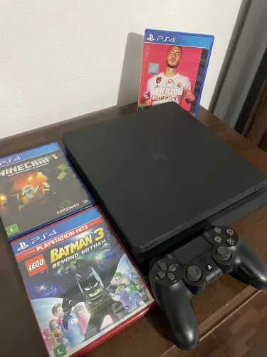 Playstation 4 slim 1Tb + 3 jogos 