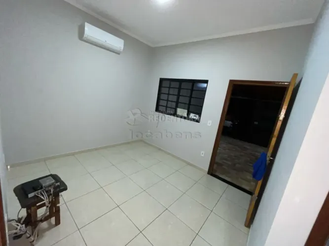 Jardim Nunes 2, Casa com 02 dormitórios, 01 vaga de garagem.