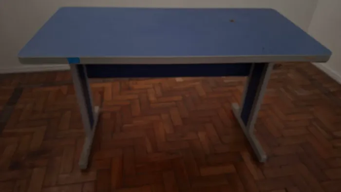 MESA DE ESCRITÓRIO, shopping Matriz. 1,20m largura, 0,73m altura, 0.64m profundidade