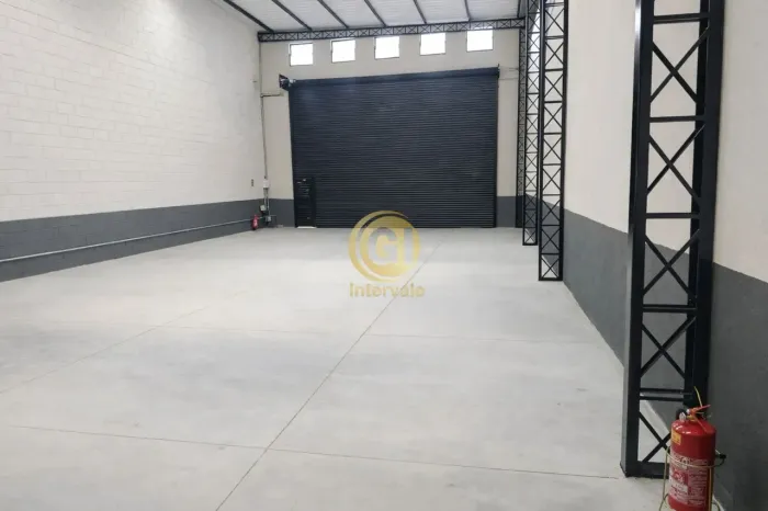 Galpão Comercial para Locação em Jacareí-SP, Bairro Residencial Parque dos Sinos: 2 Banhei
