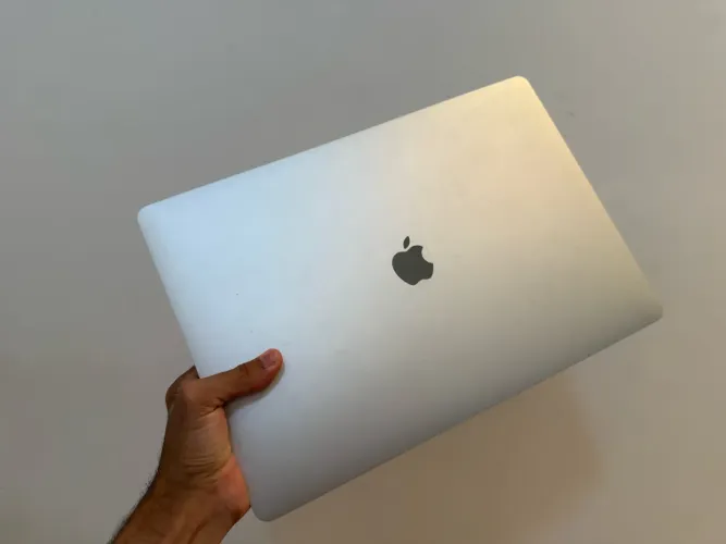 MacBook 2019 PRO 1 TB i9 16GB de RAM