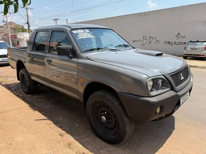 Mitsubishi L200 GL 2.5 4X4 CD Diesel 2009