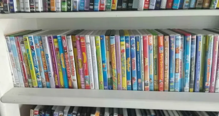 kit com 9 dvds desenho