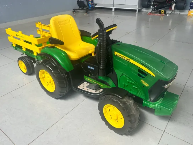 Trator elétrico John Deere peg perego