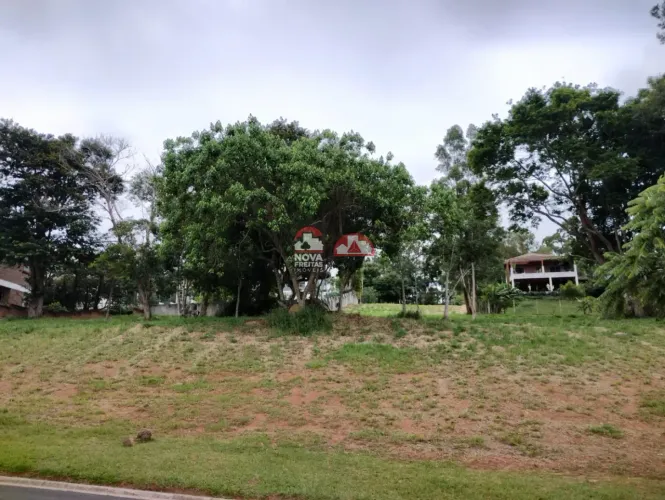 Terreno Padrão em Condomínio em Jambeiro