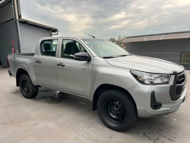 Toyota Hilux CD 4X4 2.8 Diesel Mec. 2024