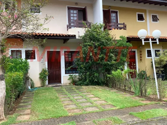 Sobrado em condomínio de 110m² com 3 quartos e 2 vagas de garagem no Horto Florestal!