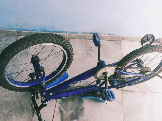 Vendo bicicleta infantil uso apenas em ksa e na rua de ksa.so ta caladinha básico