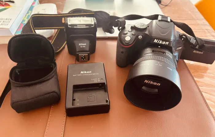 Camera Nikon com lente