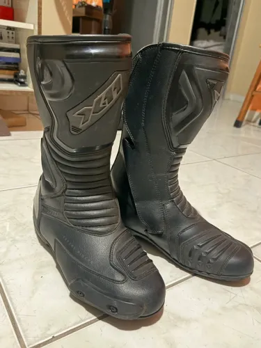 Bota X11 Race Track